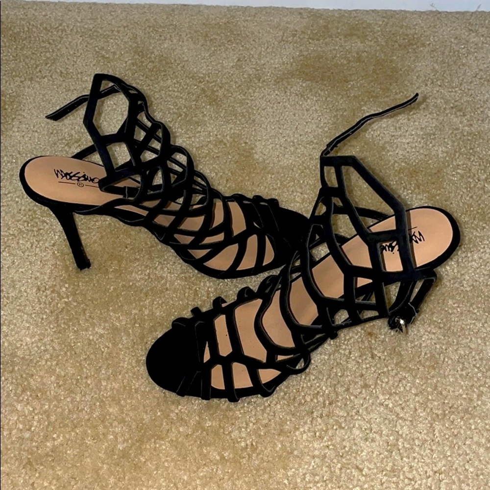 MOSSIMO BLACK HEELS